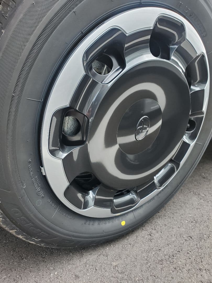 トヨタ シエンタ 15インチ 純正スチールホイール & ホイールキャップ1台分