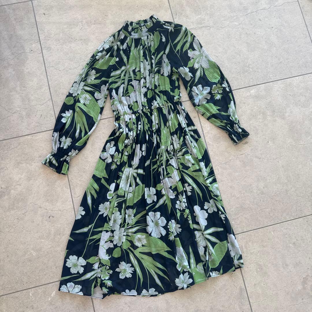 Sov. /フラワーシフォンプリーツワンピース 36