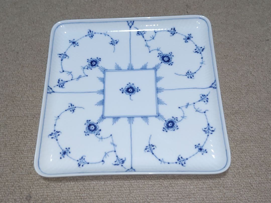 ロイヤルコペンハーゲン　ブルーフルーテッドプレイン　スクエアディッシュ　２枚