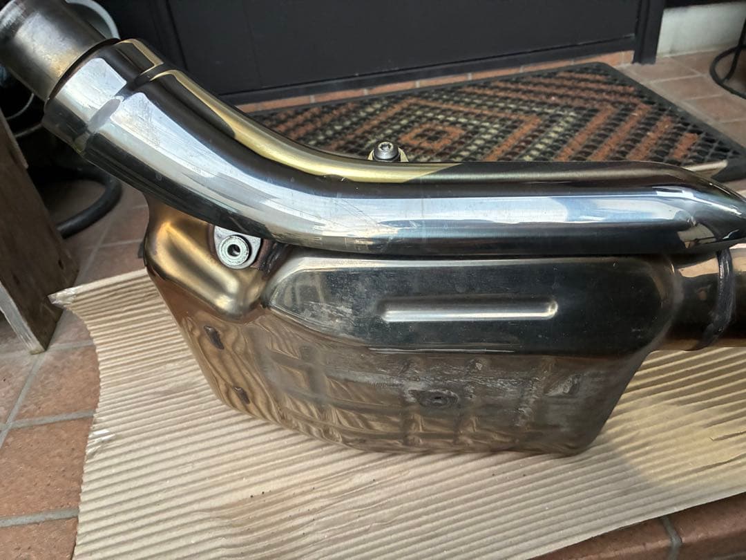 z900rs 2024年モデル　純正マフラー