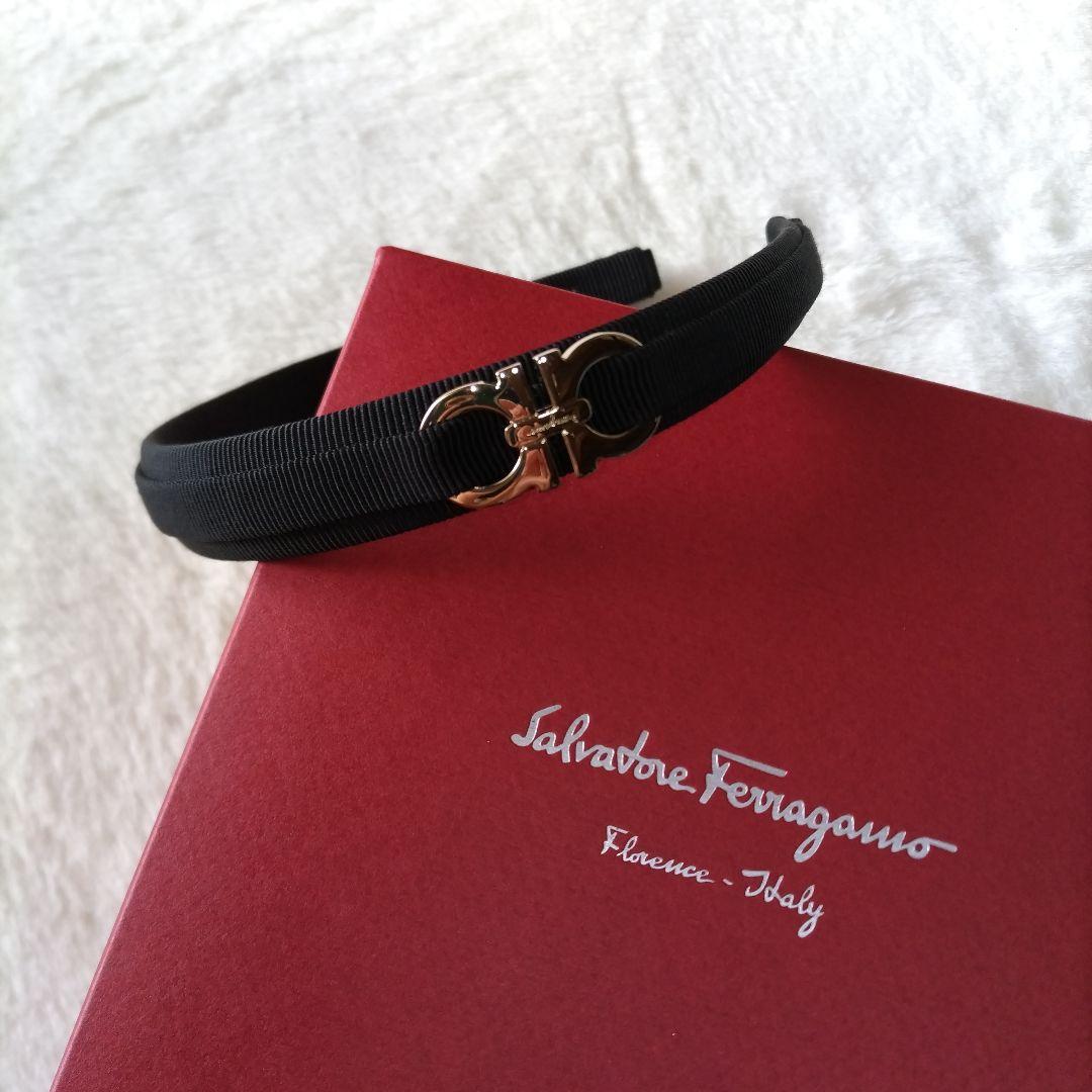 専用【美品】 フェラガモ　ガンチーニ　カチューシャ　黒