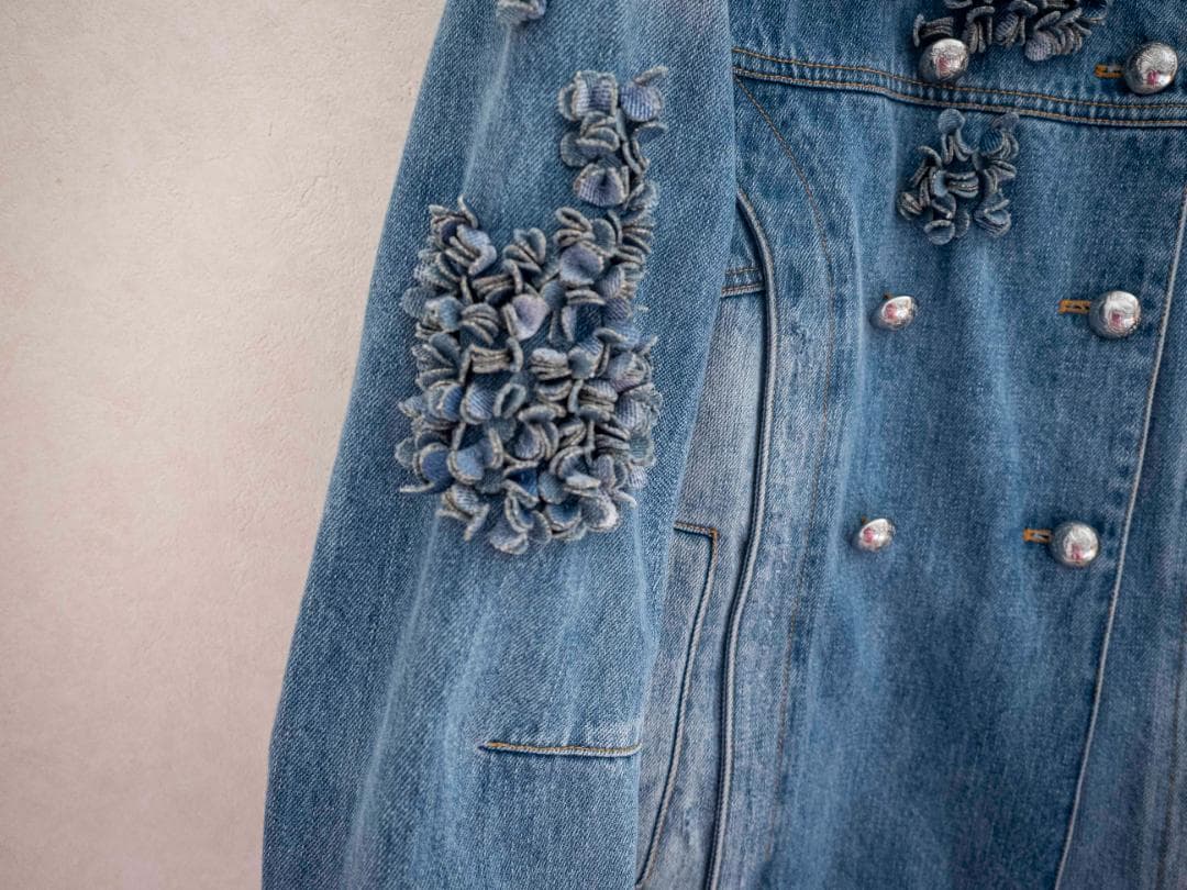 【美品】ERMANNO SCERVINOデニムジャケット　フラワーモチーフ