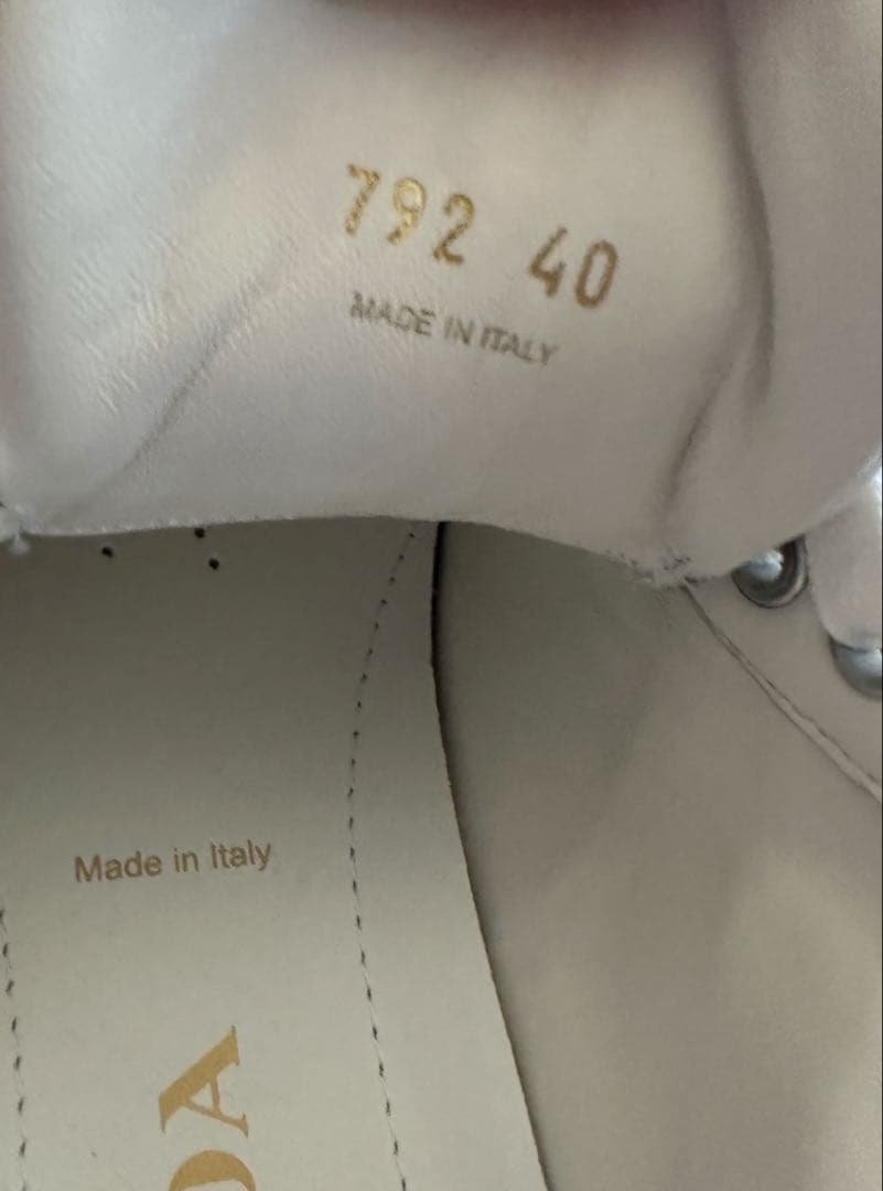 正規品PRADA ダウンタウン　ボールドレザースニーカー サイズ40