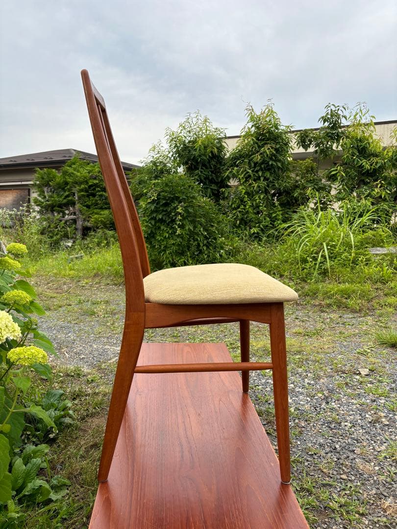 北欧家具　チーク材　ダイニングチェア①