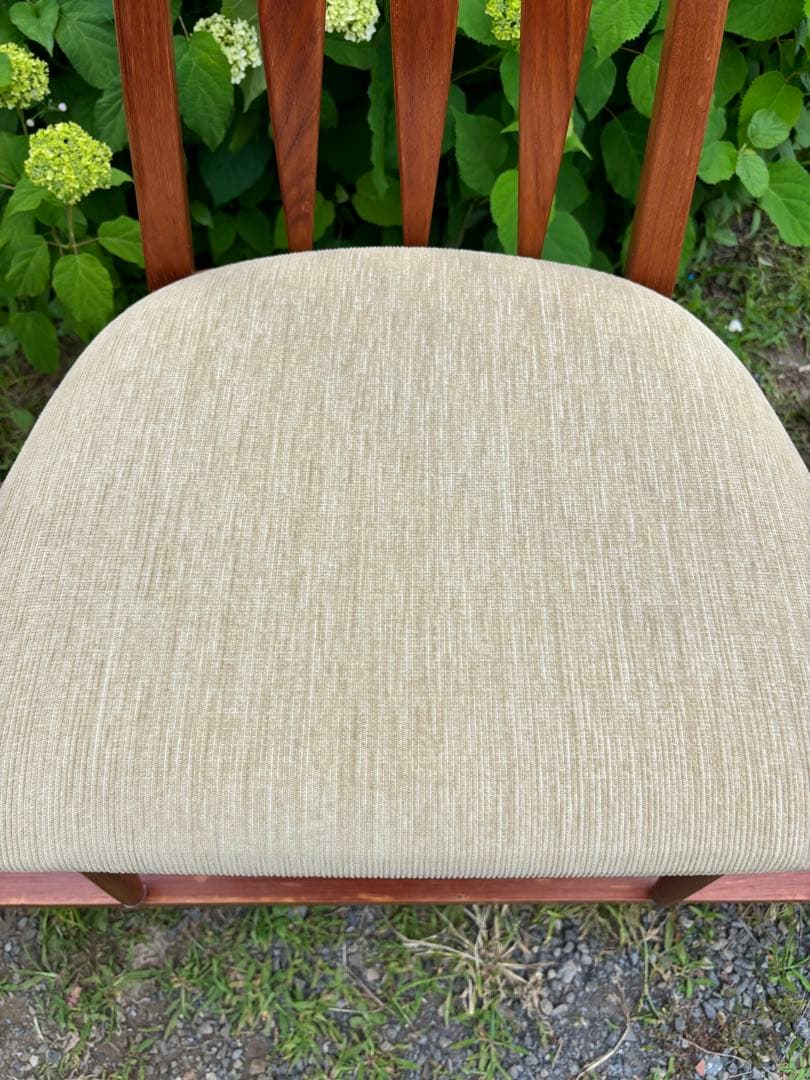 北欧家具　チーク材　ダイニングチェア①