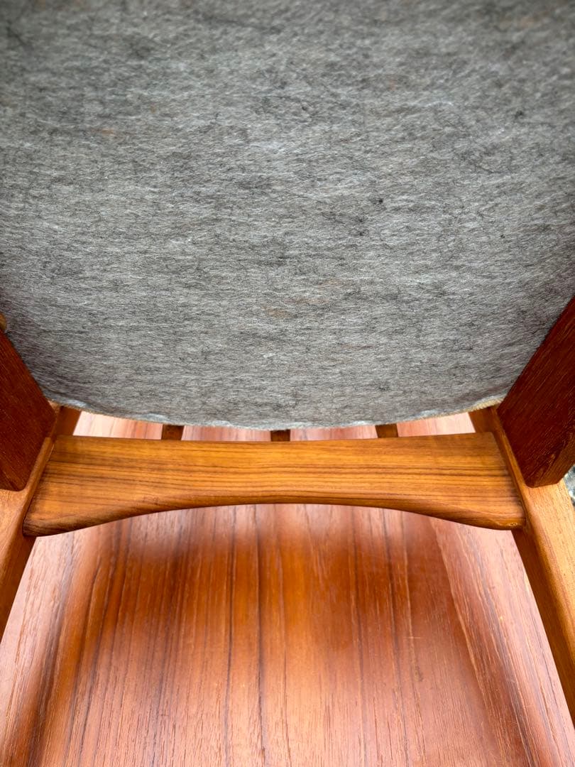 北欧家具　チーク材　ダイニングチェア①