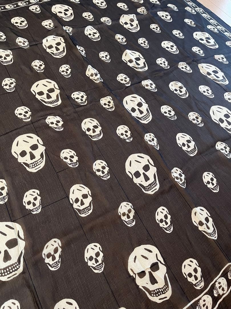 ALEXANDER MCQUEEN ブラック　スカルプリント ストール