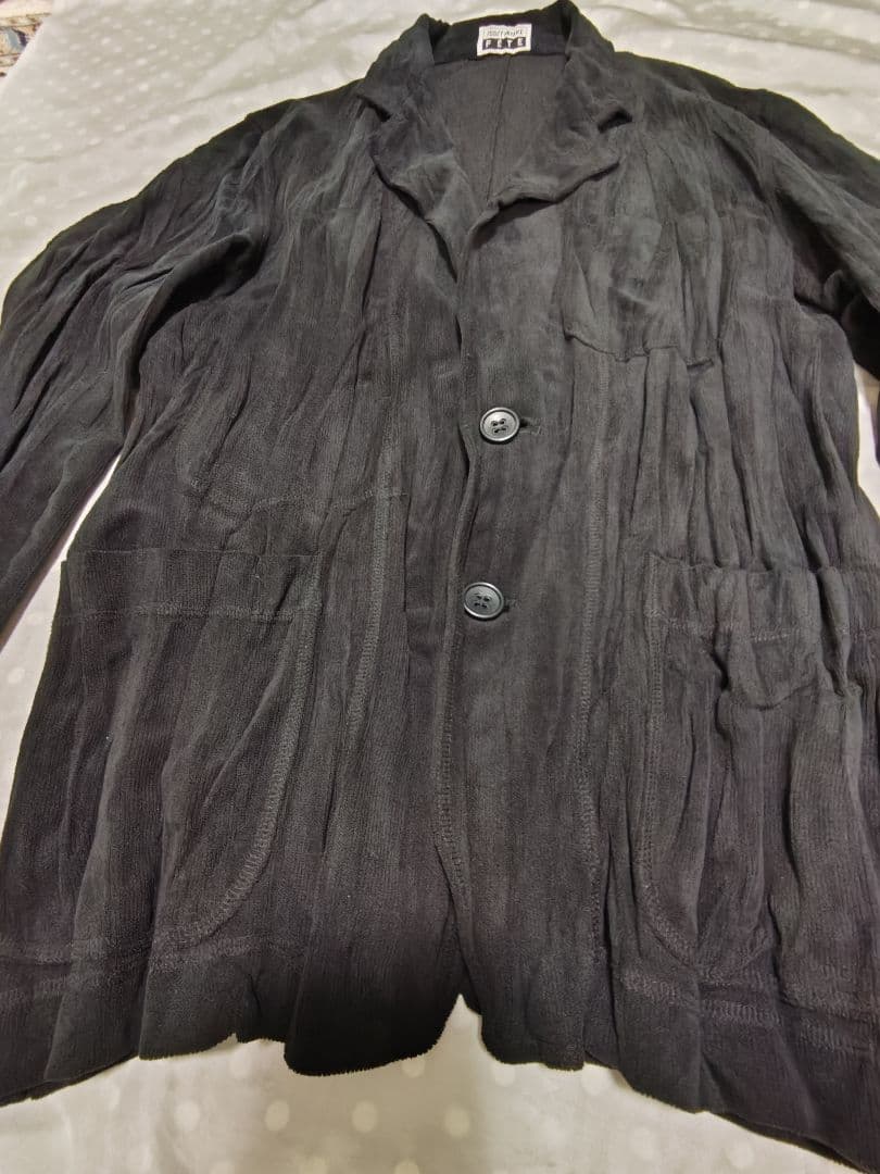 イッセイミヤケ　ブラック シワ加工 プリーツ 2つボタン