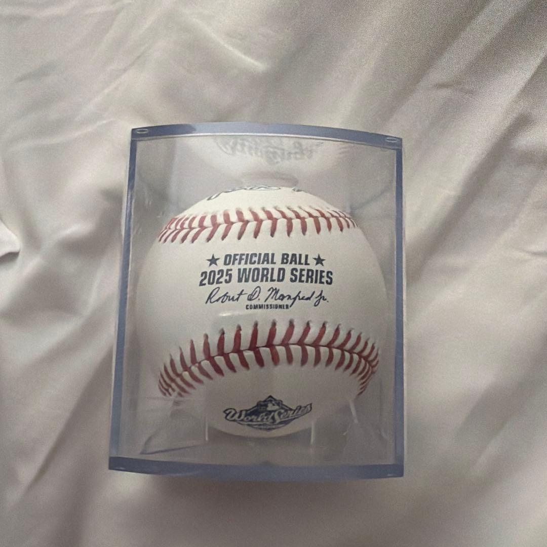 【最新版】公式サイトでは売り切れ❗️2025 World Series 公式球