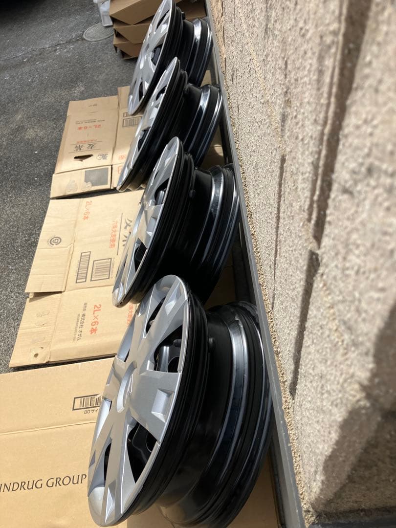 ダイハツ純正12インチホイール(カバー、ナット付き)