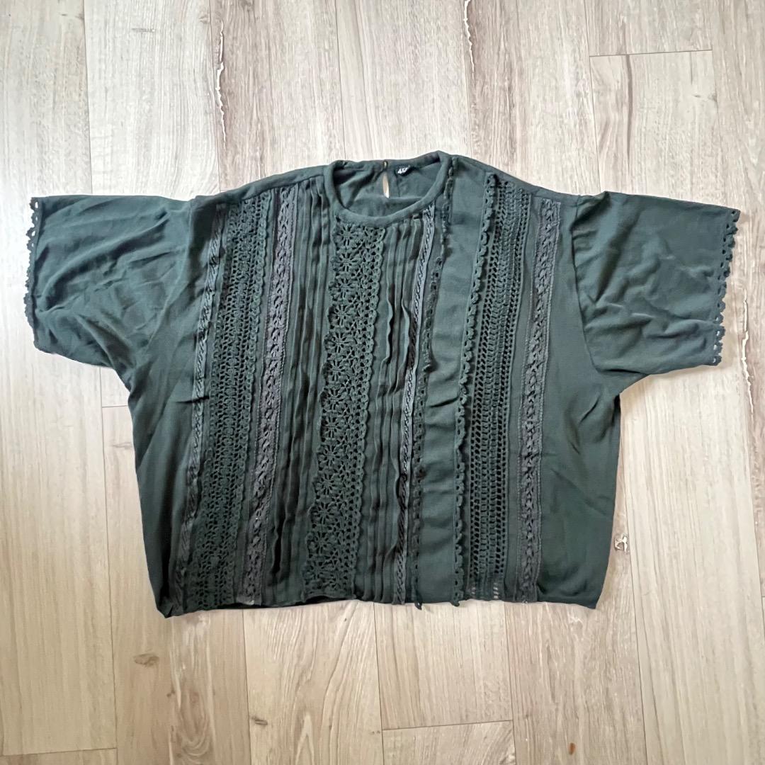 【美品】45R レースdeニットソーTシャツ グリーン レース フリル