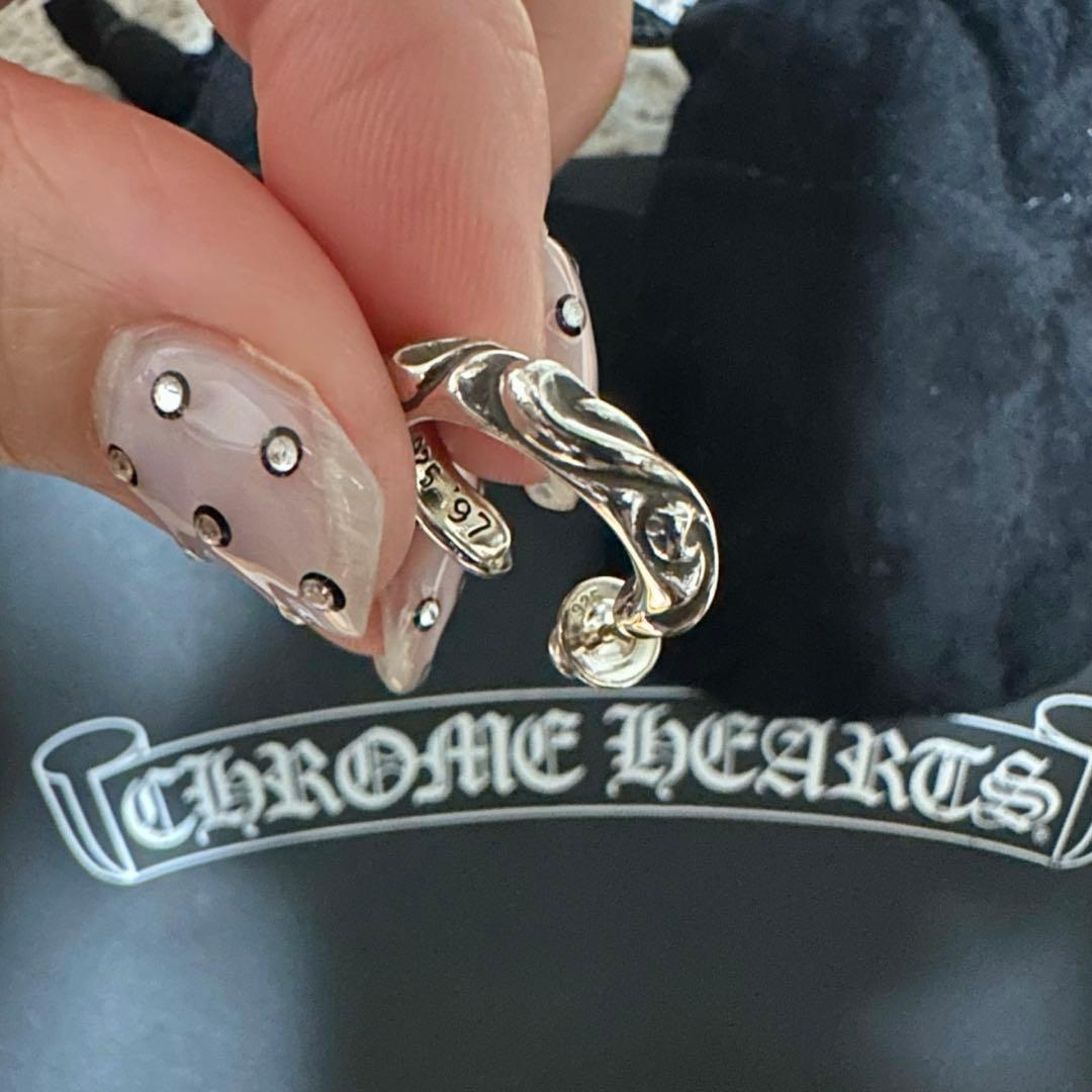 【極美品】Chrome heartsクロムハーツ スクロール フープピアス 片方