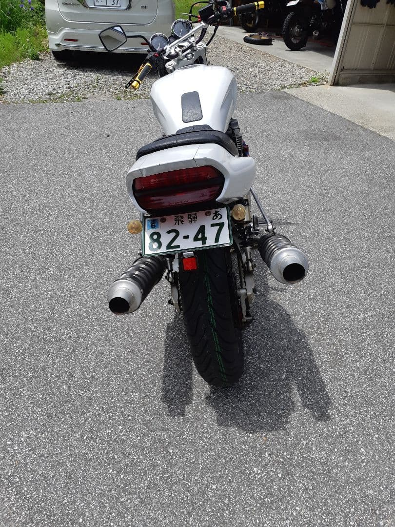 xjr400rに、付けているダブルマフラーです。