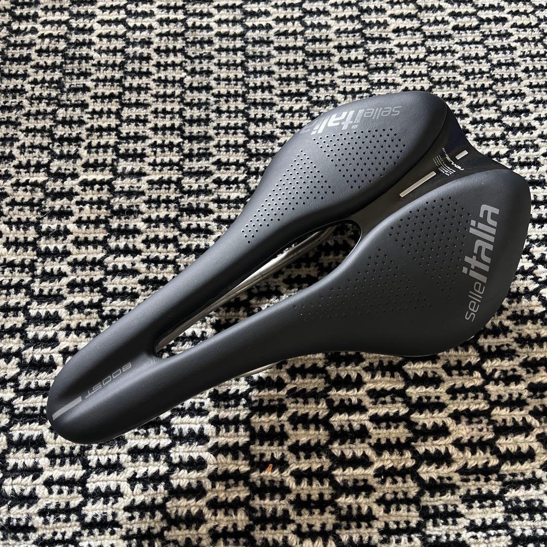 セライタリア NOVUS BOOST EVO Ti316 スーパーフロー サドル