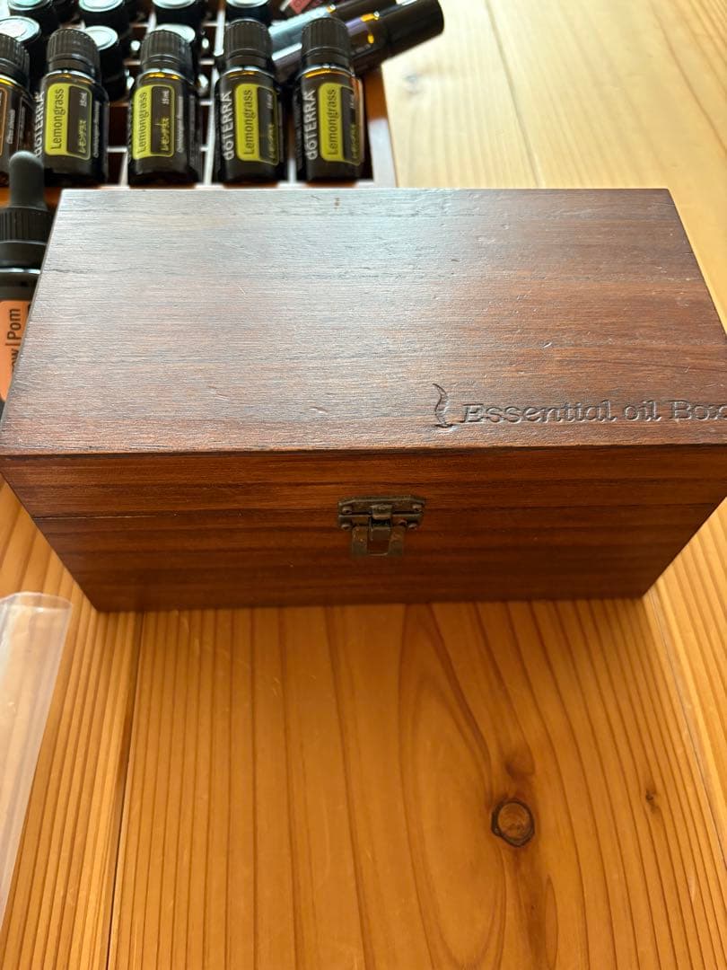 ドテラ　DOTERRA エッセンシャルオイル　ディヒューザー　ロールオン