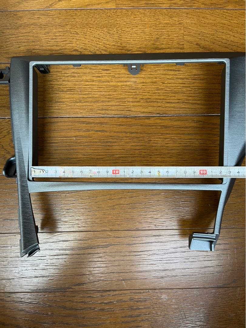 E*S様 30プリウス　ナビパネル枠外側 黒 スイッチ付き　9inc 美品