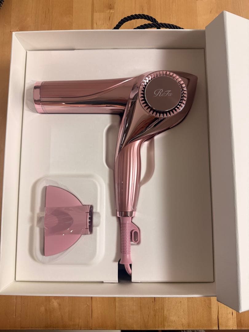 【最終値下げ】新品最新モデル　リファビューテック ドライヤー BX ピンク