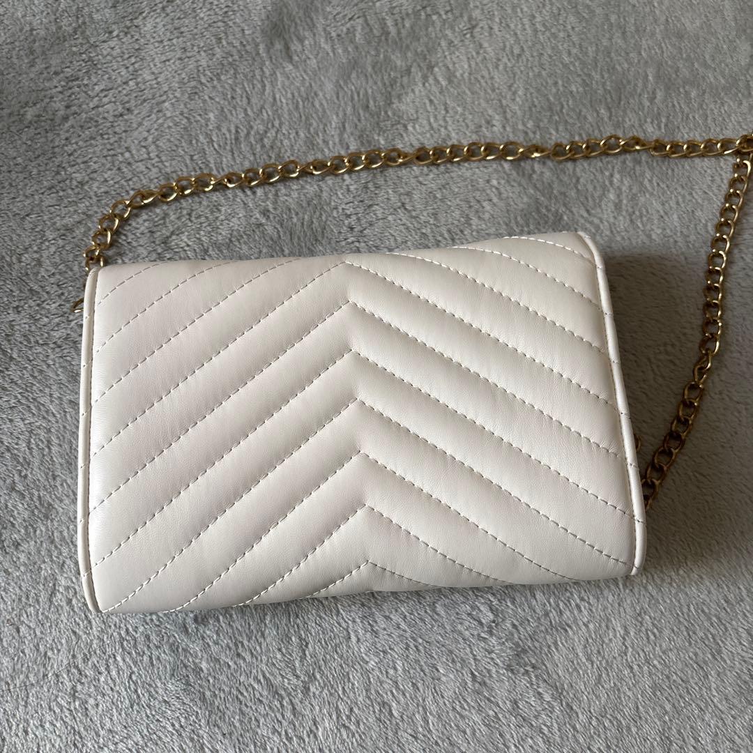 YSL ホワイト キルティング クラッチバッグ
