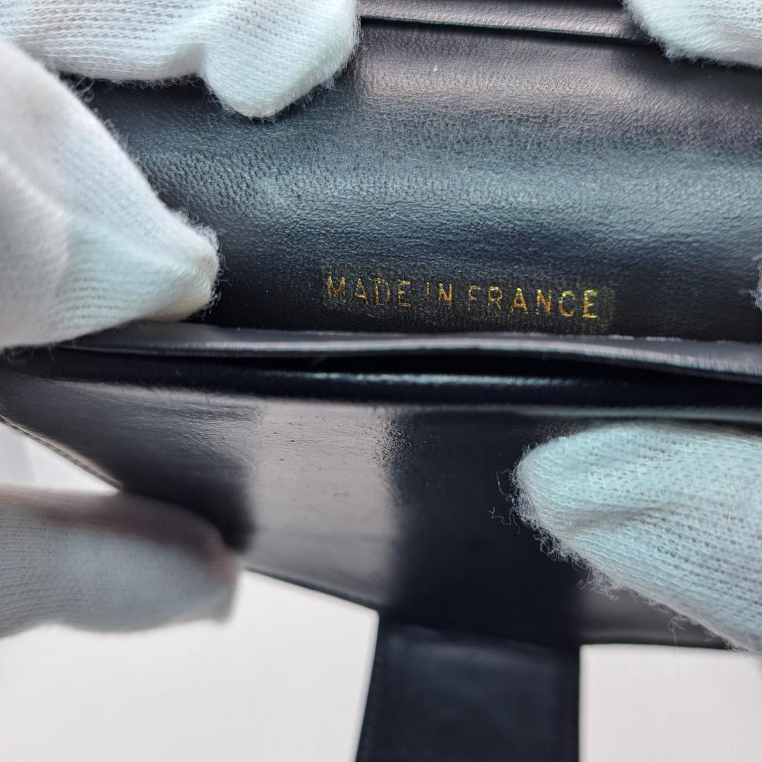 CHANEL　ワイルドステッチ　ブラック　二つ折り財布　折り財布　キャビアスキン
