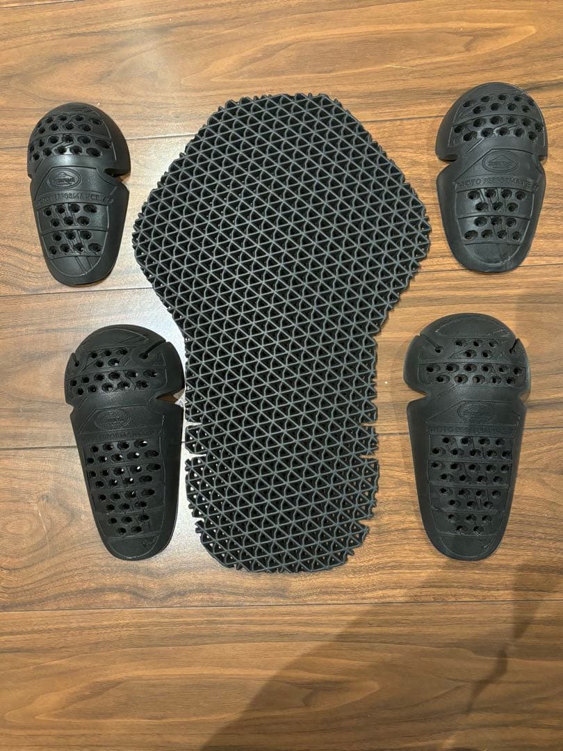 週末価格　クシタニアーカナリブブルゾンLLサイズ美品＋プロテクター付