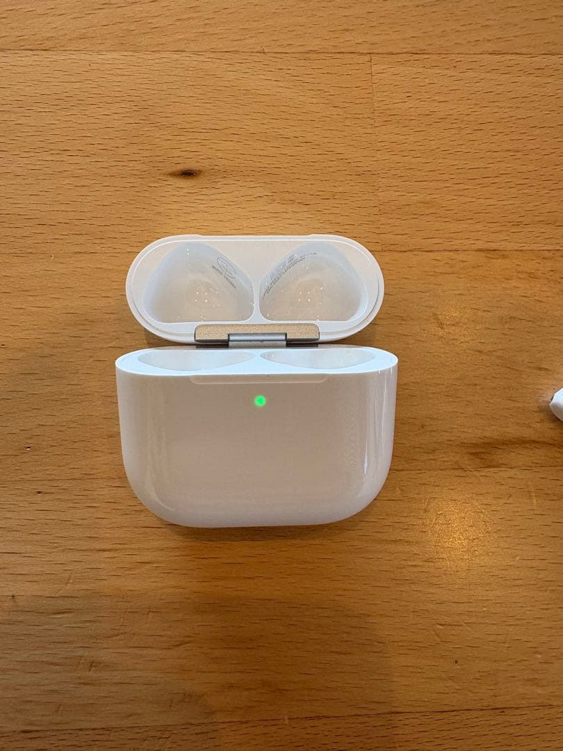 AirPods 4世代　ノイズキャンセリング搭載モデル　おまけ付き
