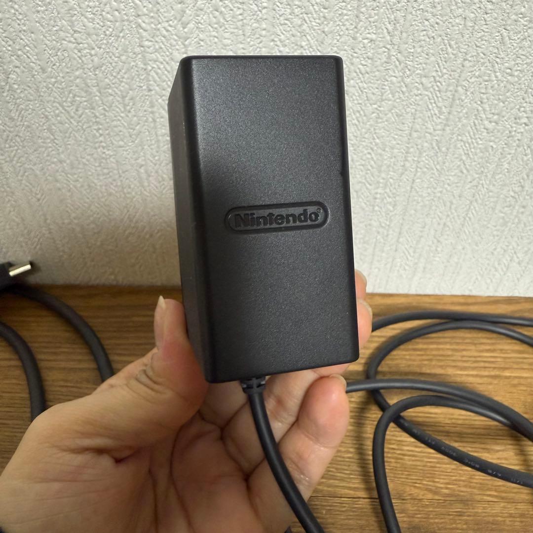 Nintendo Switch 本体、ドック/チャージャー /ケーブル付き