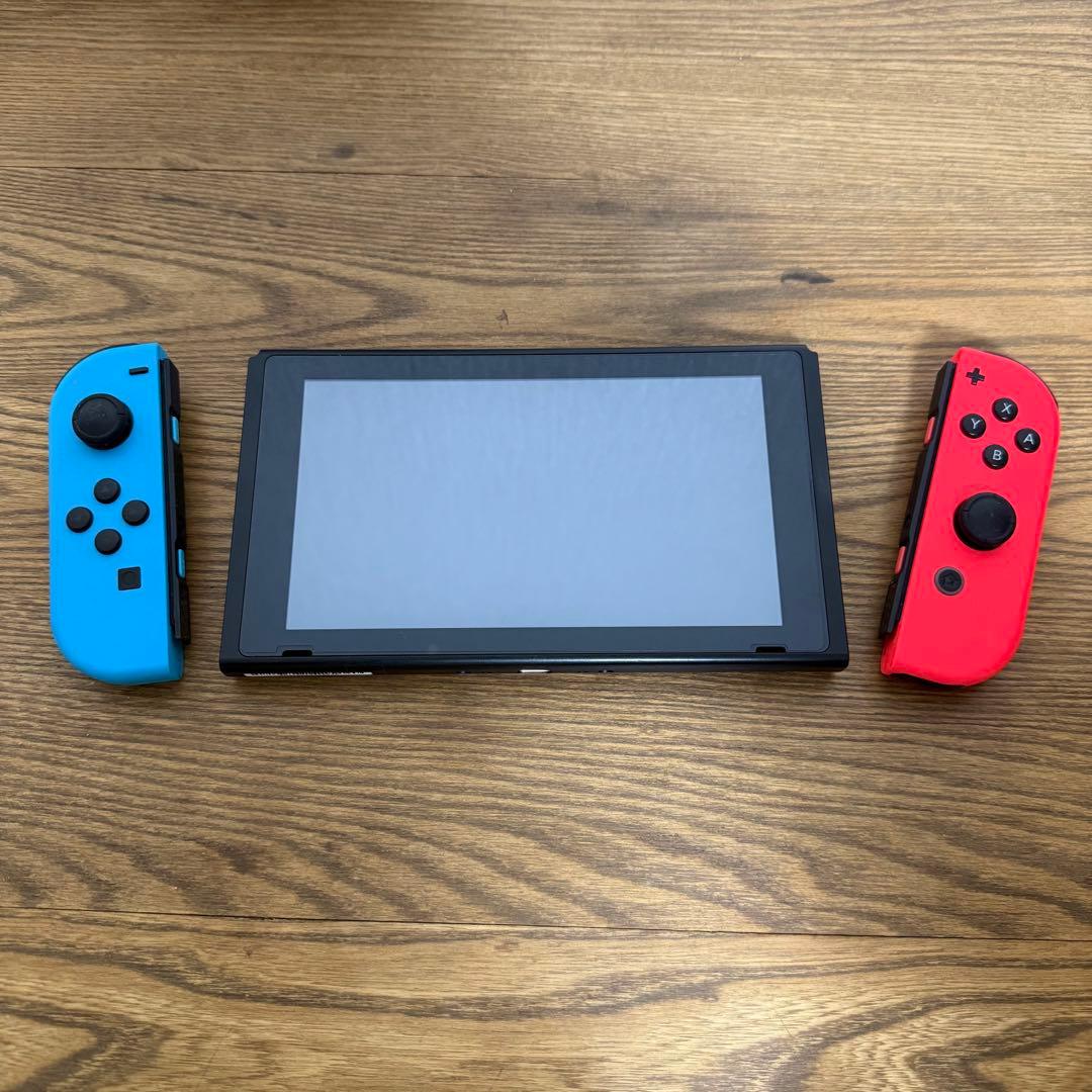 Nintendo Switch 本体、ドック/チャージャー /ケーブル付き