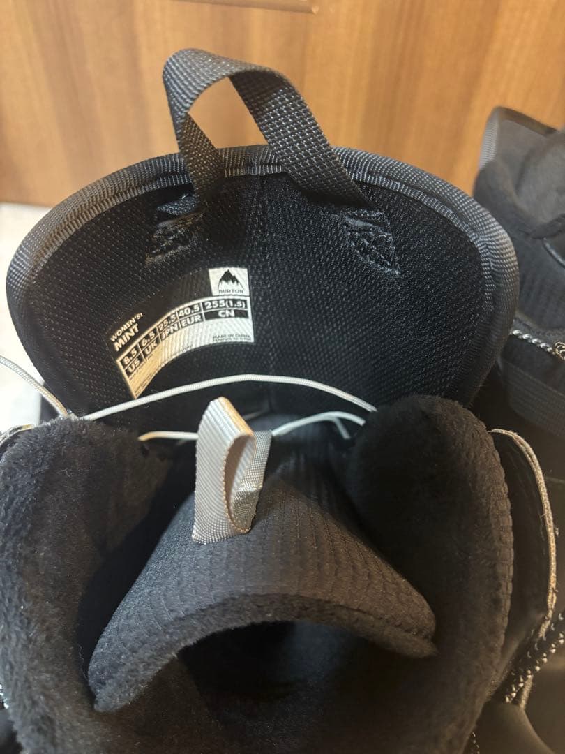 BURTON MINTスノーボードブーツ 25.5サイズ ブラック　バッグ付き