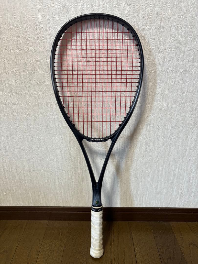 YONEX ヨネックス　VOLTRAGE￼8V ボルトレイジ8V