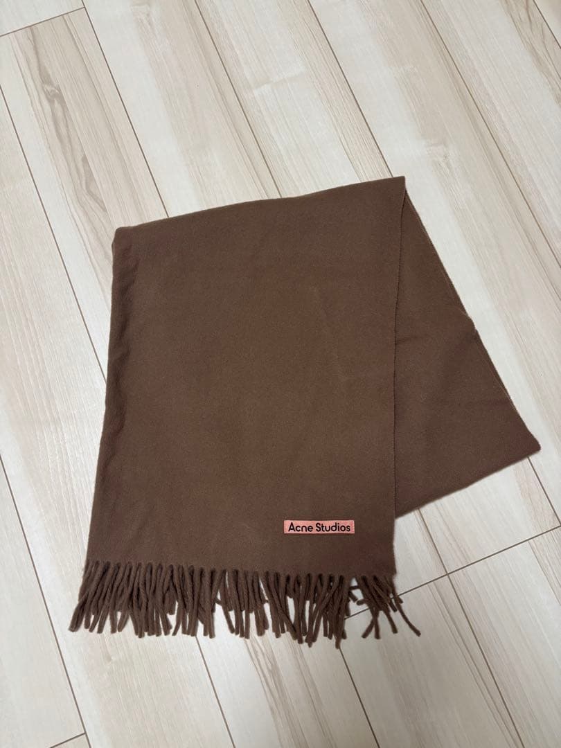 Acne Studios ベージュ ストール フリンジ付き
