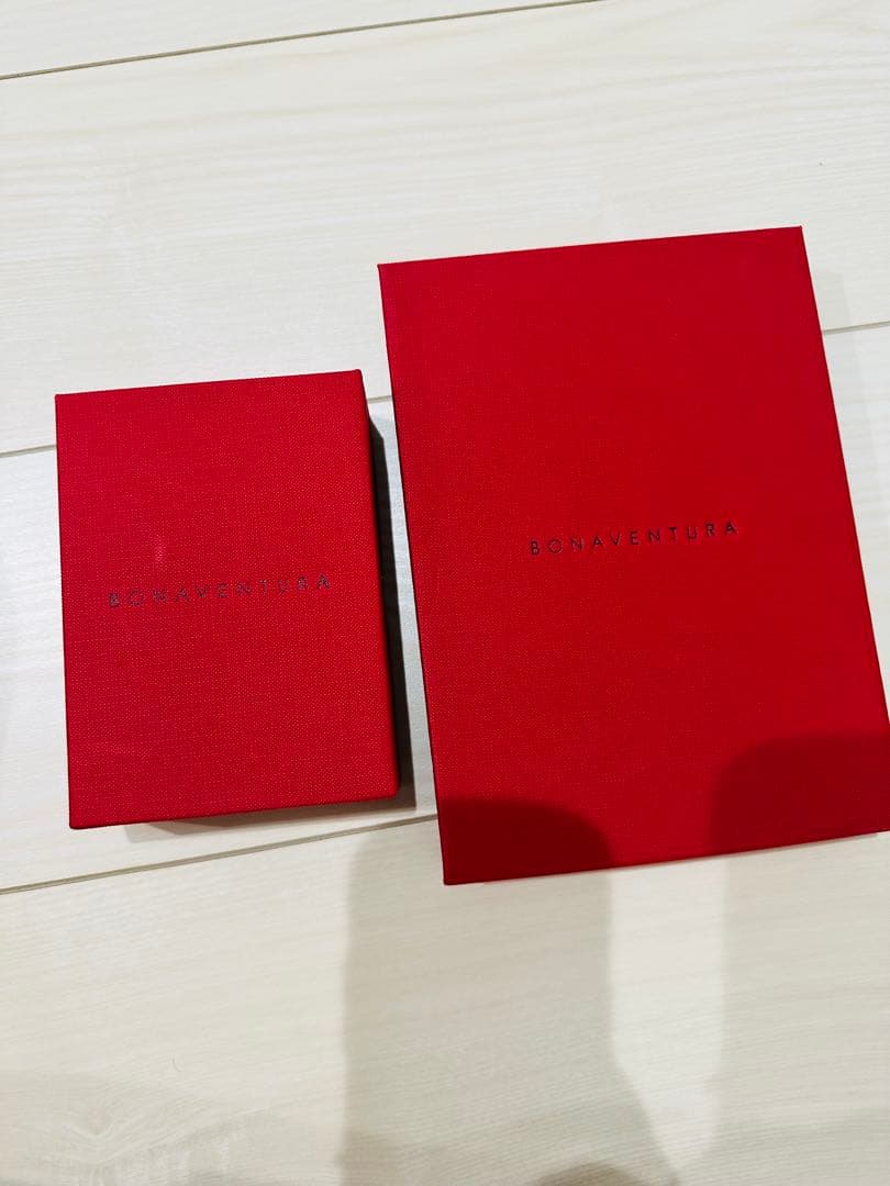 鈴木亜美さんBONAVENTURA iPhone14Proケース＋ストラップ付き