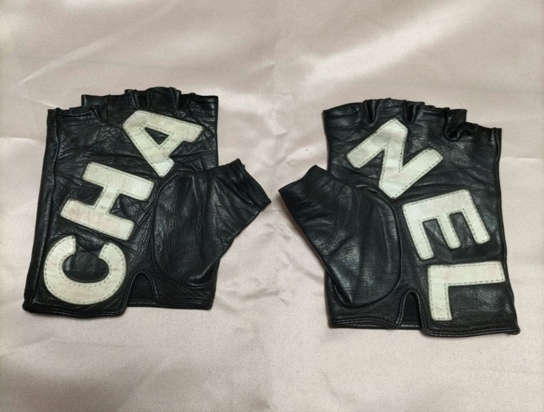 CHANEL グローブ指なし ブラック(箱、タグあり)