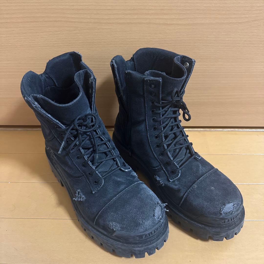 靴 Balenciaga Combat Strike boots