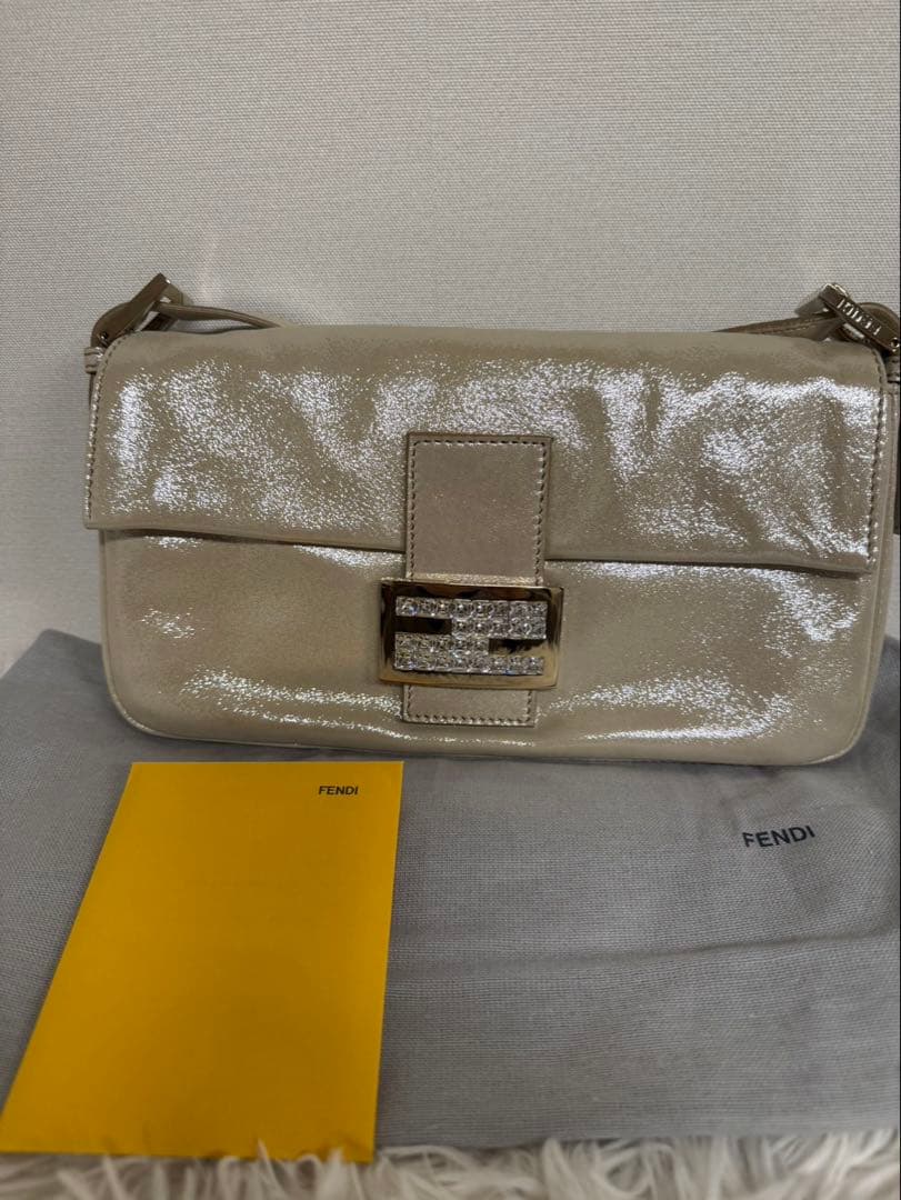【美品】フェンディ マンマバケットゴールドグリッ ターショルダーバッグ