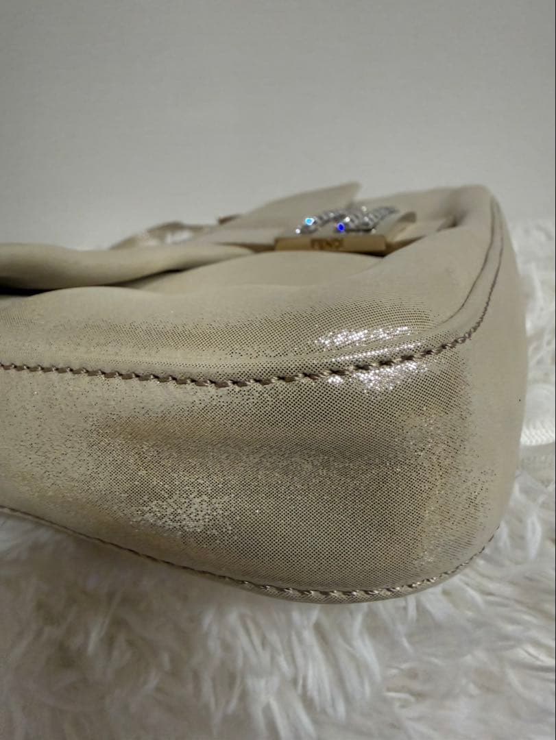 【美品】フェンディ マンマバケットゴールドグリッ ターショルダーバッグ