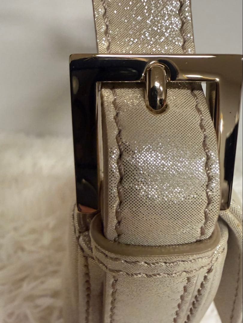 【美品】フェンディ マンマバケットゴールドグリッ ターショルダーバッグ