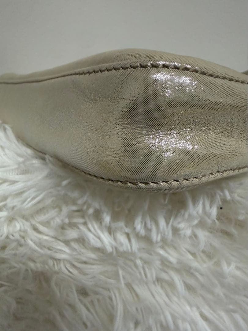 【美品】フェンディ マンマバケットゴールドグリッ ターショルダーバッグ