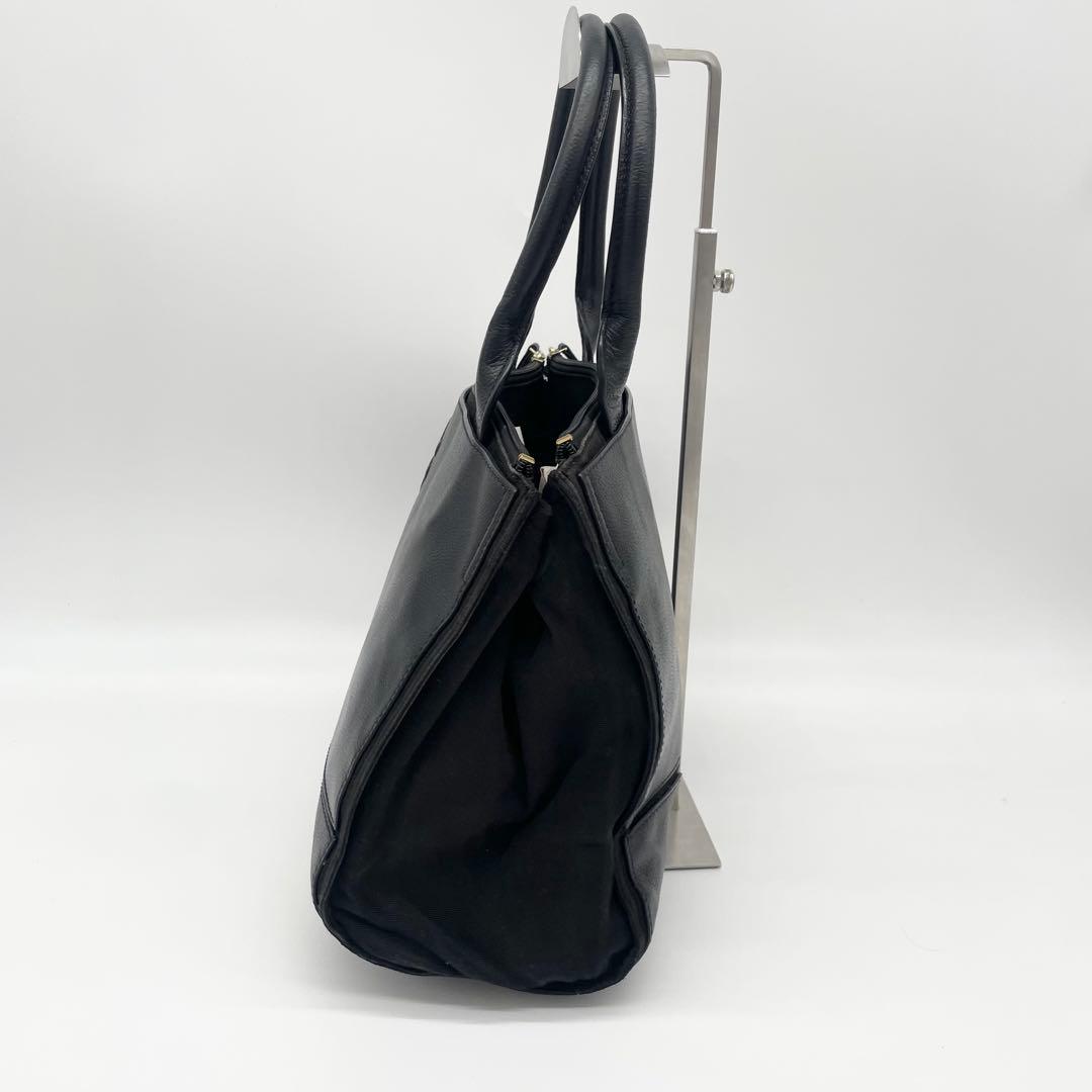 美品 トリーバーチ レザー トートバッグ エラ エンボス ブラック　A4可