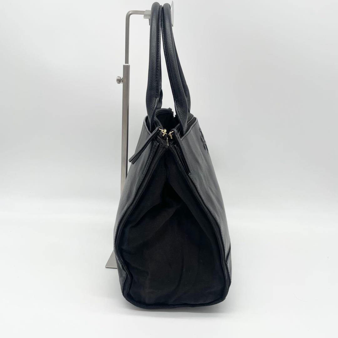 美品 トリーバーチ レザー トートバッグ エラ エンボス ブラック　A4可