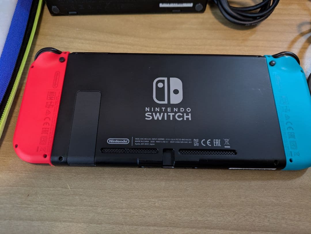Nintendo Switch 本体　キャリングケース付き