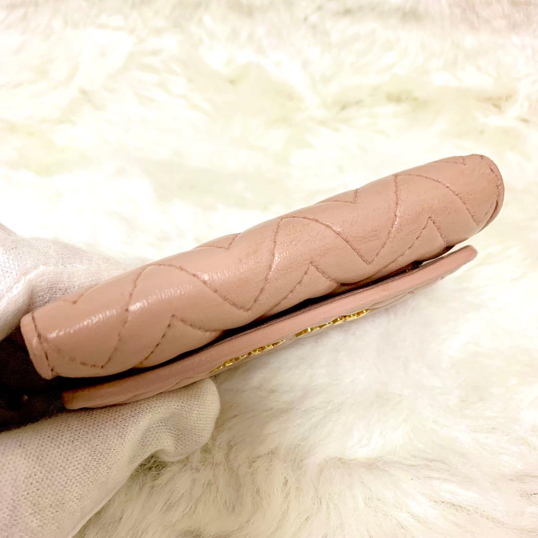 美品！miu miu ミュウミュウ キーケース ピンク系　キルティング