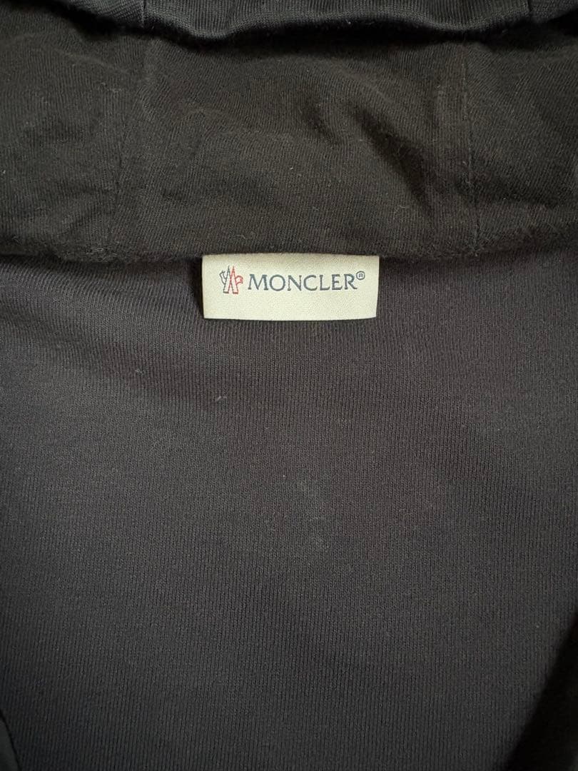 モンクレール　フロントロゴパーカー　ブラック