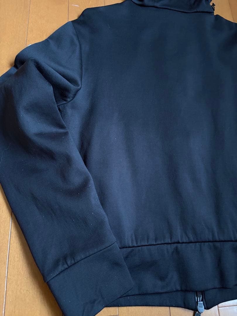 モンクレール　フロントロゴパーカー　ブラック