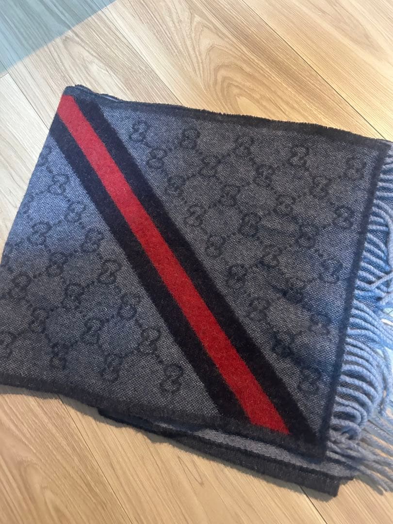 GUCCI GGパターン マフラー グレー 赤