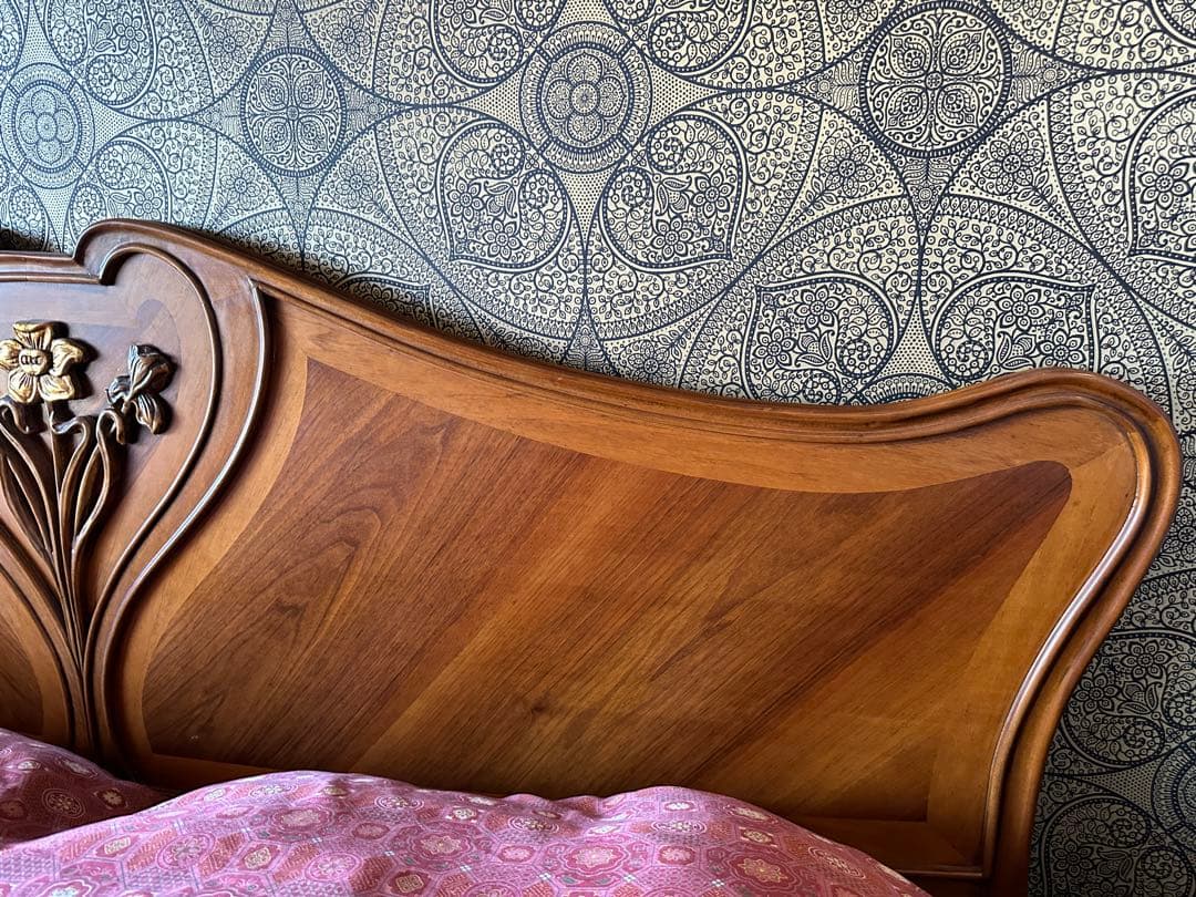 メデア　ベッド　クイーンサイズ　大塚家具　【美品】