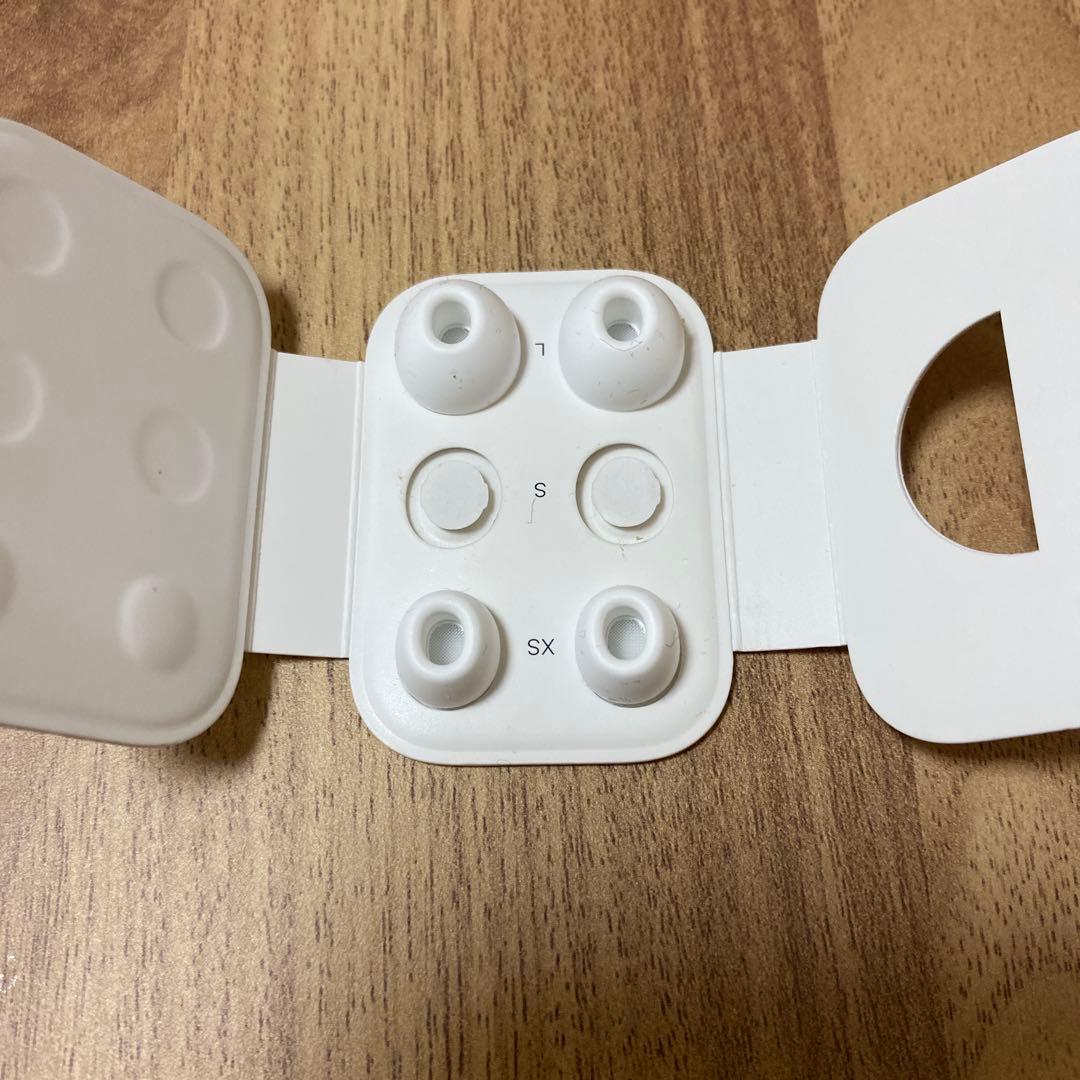 宏*井様 air pods pro 第2世代本体 イヤホンサイズ　箱、充電器付き