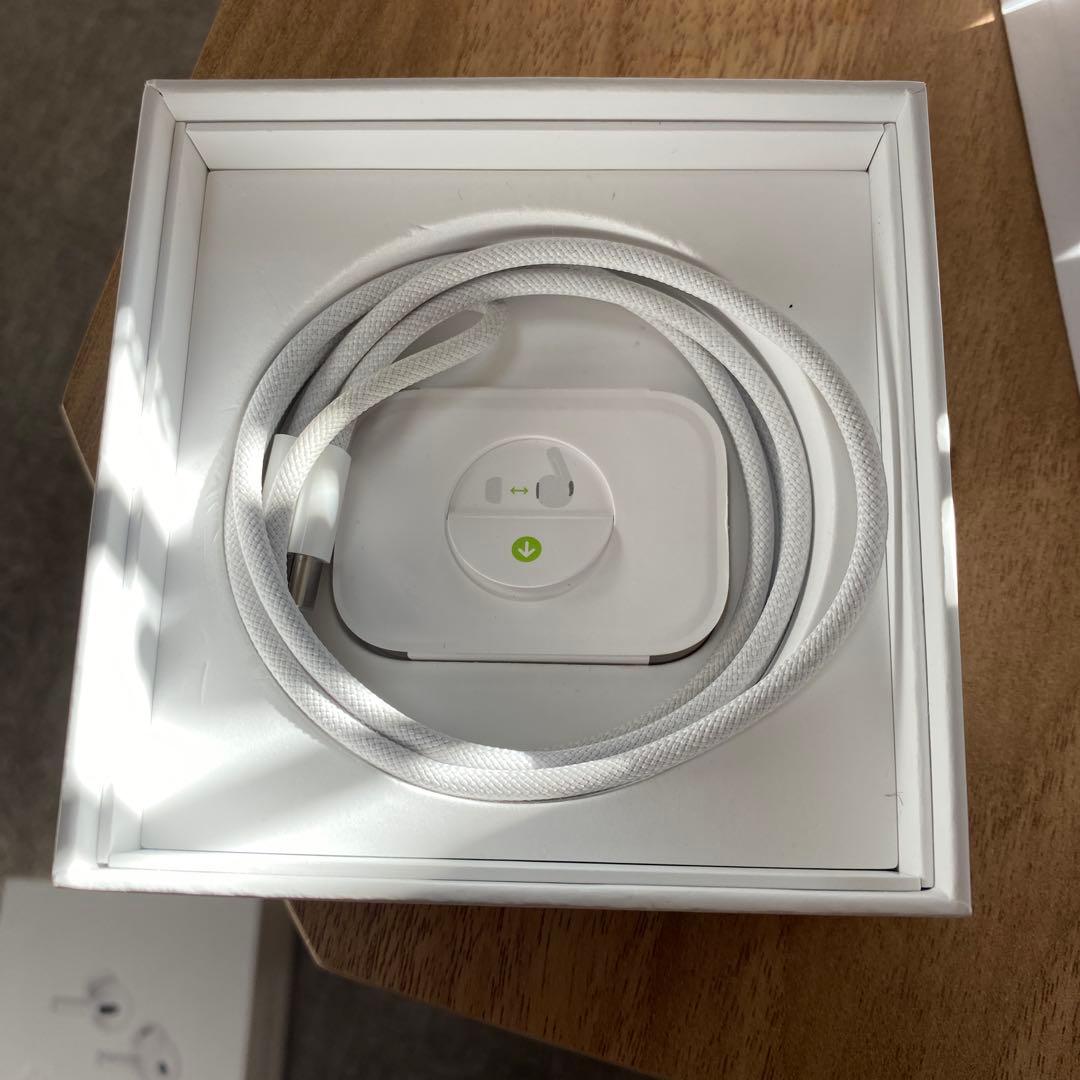 宏*井様 air pods pro 第2世代本体 イヤホンサイズ　箱、充電器付き