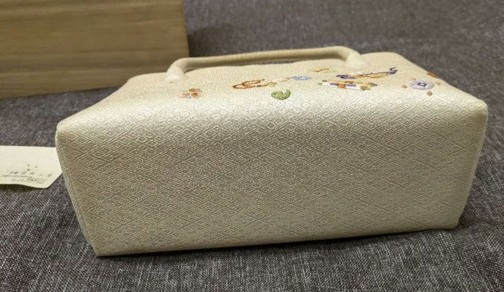 最終お値下げ！名門【逸品】長艸刺繍　手刺繍利休バッグ　和装　正絹　桐箱入り作家物