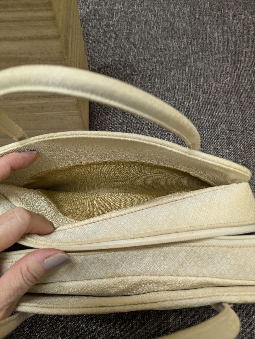 最終お値下げ！名門【逸品】長艸刺繍　手刺繍利休バッグ　和装　正絹　桐箱入り作家物