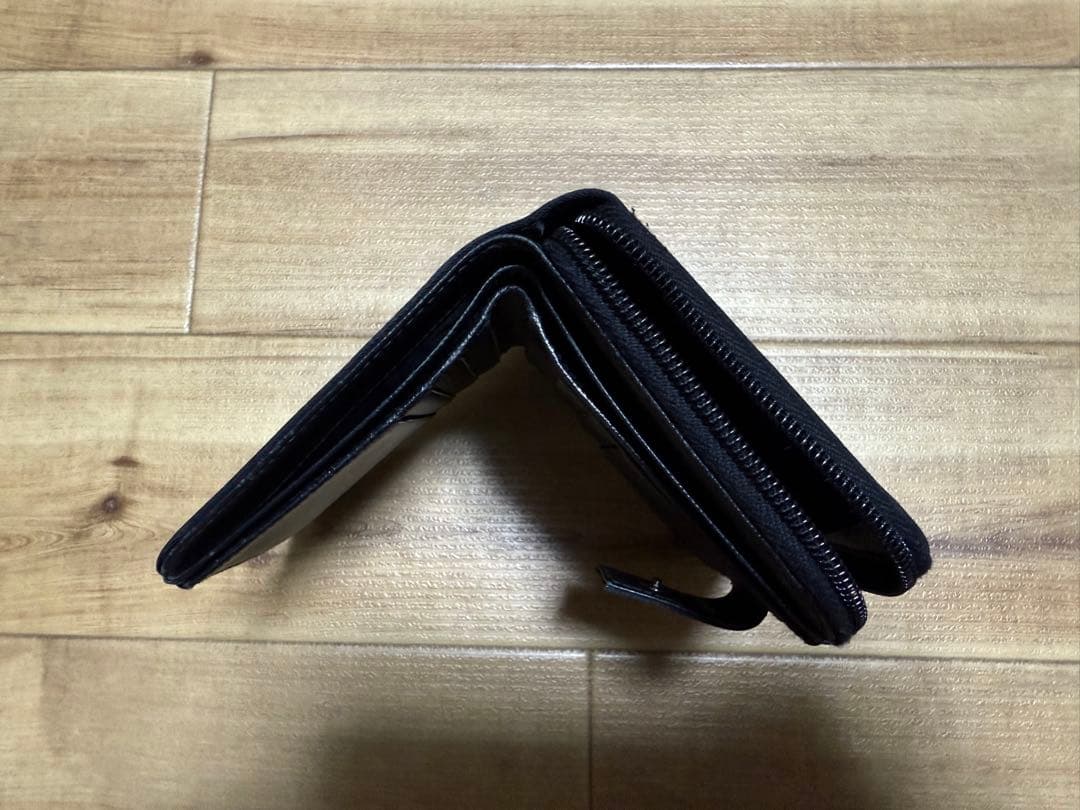 今がチャンス激安商品多数出品中♬  PRADA ブラック 二つ折り財布